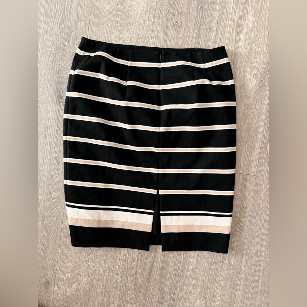 White House Black Market Black and Cream Striped Pencil Skirt - Picture 6 of 6